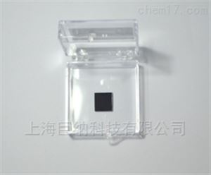 巨纳基于二氧化硅基底的三角形单层二硫化钼
